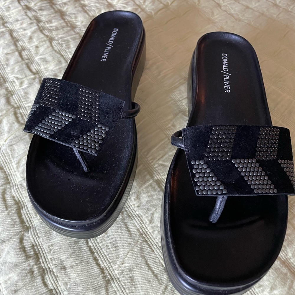 Donald Pliner sandal